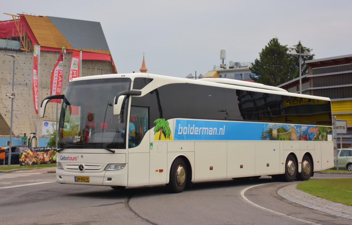 Mercedes Tourismo von Gebotours-Boldermann Reisen aus den NL 2018 in Krems.