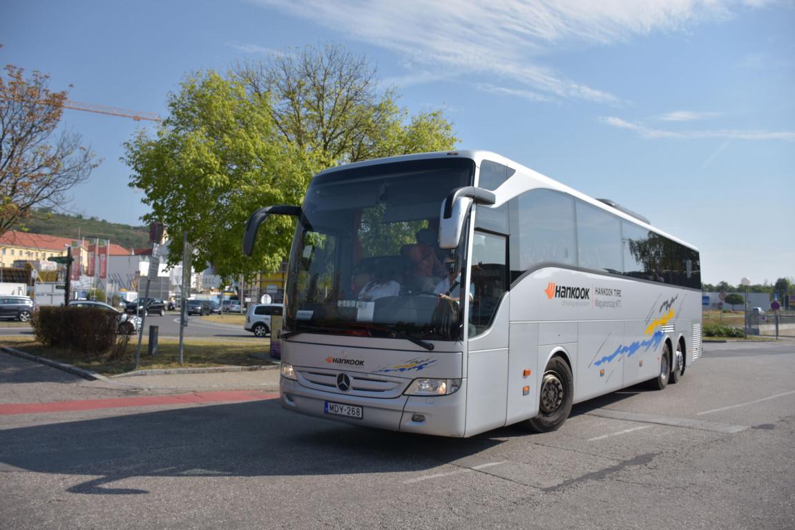 Mercedes Tourismo von Hankoog Reisen aus Ungarn 2017 in Krems. 