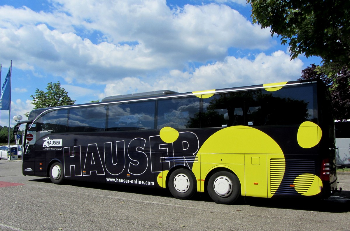 Mercedes Tourismo von Hauser Reisen aus der BRD in Juni 2015 in Krems.