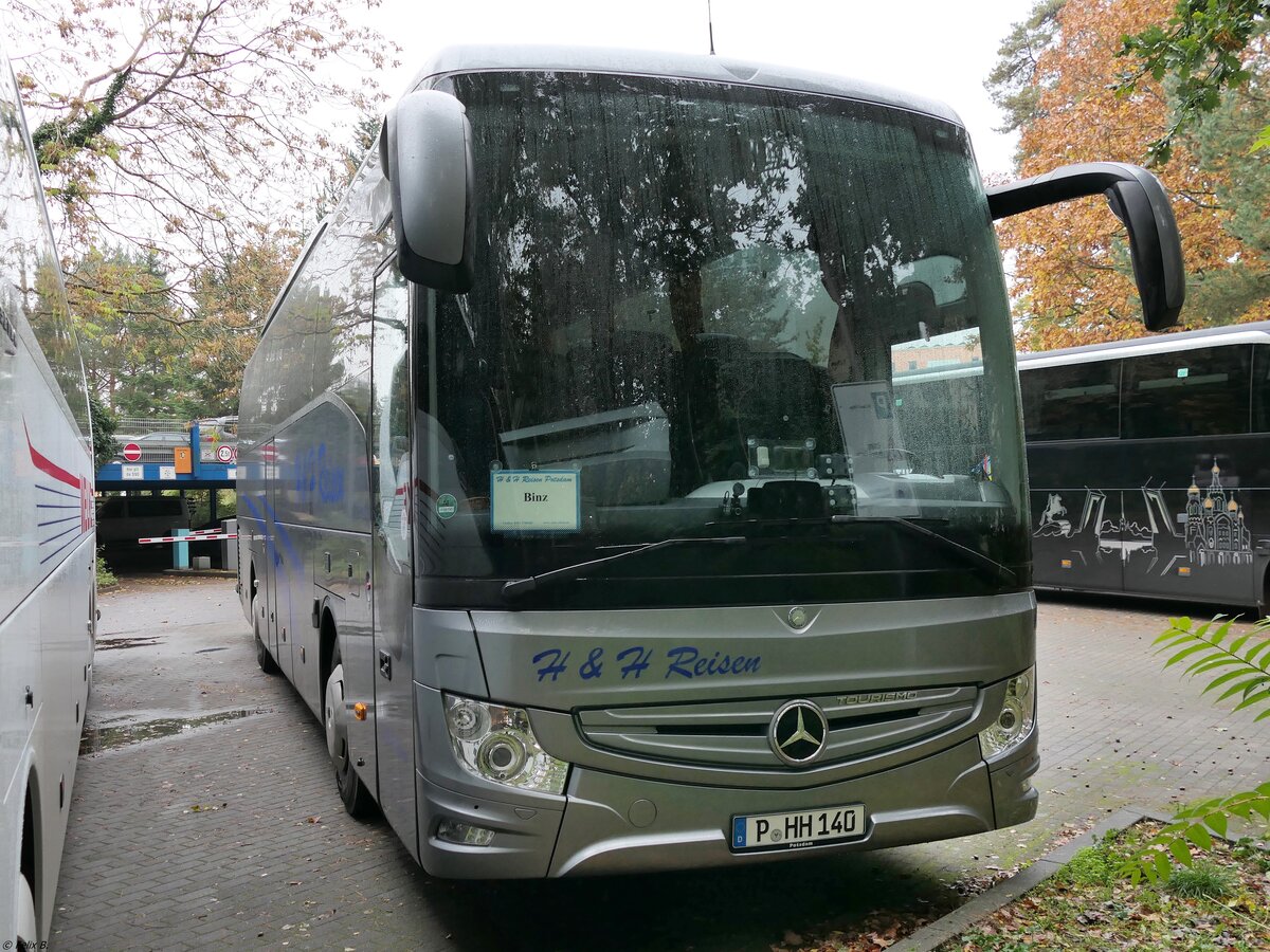 Mercedes Tourismo von H&H Reisen aus Deutschland in Binz am 31.10.2023