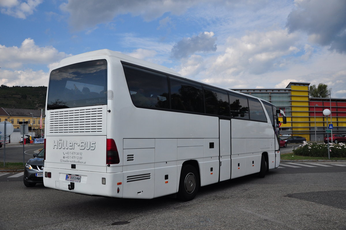 Mercedes Tourismo von Hller Bus aus Wien in Krems.