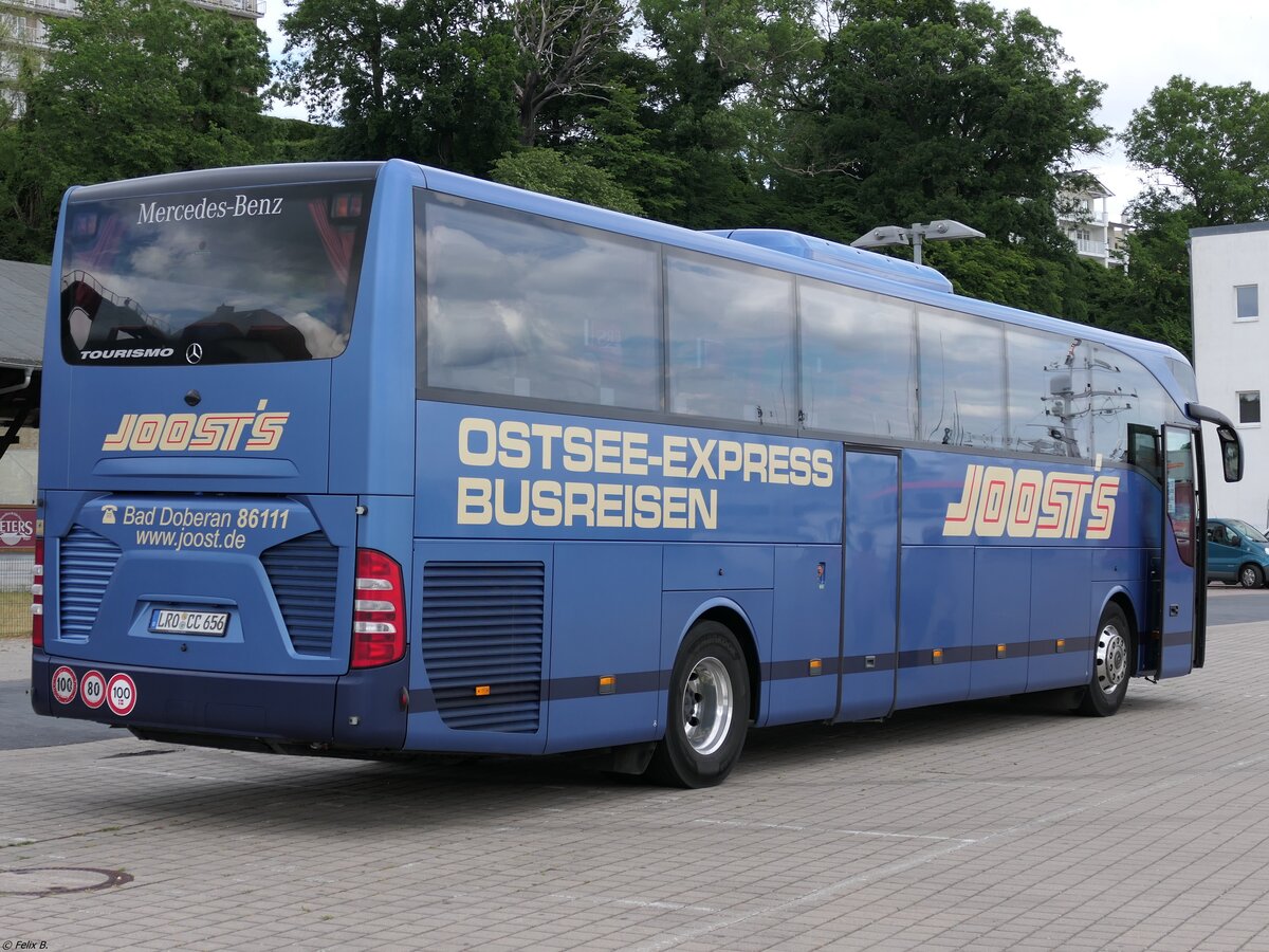 Mercedes Tourismo von Joost's aus Deutschland im Stadthafen Sassnitz.