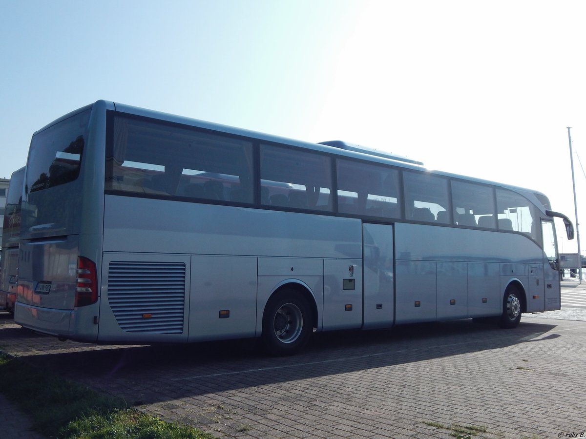 Mercedes Tourismo von Kleinschmidt's Busreisen aus Deutschland im Stadthafen Sassnitz.