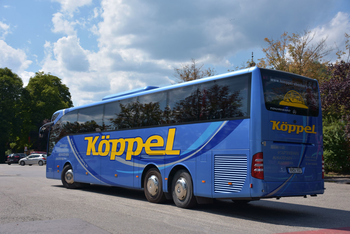 Mercedes Tourismo von Kppel Reisen aus der BRD 2017 in Krems.