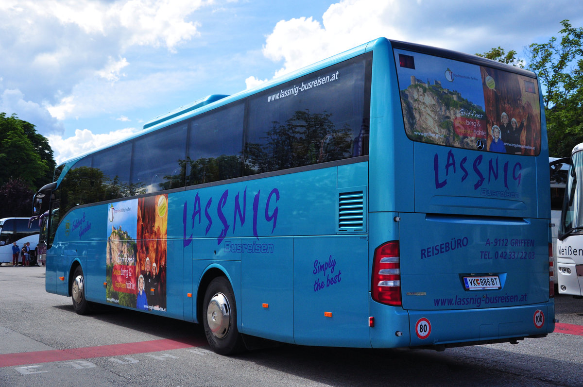 Mercedes Tourismo von Lassnig Reisen aus sterreich in Krems gesehen.