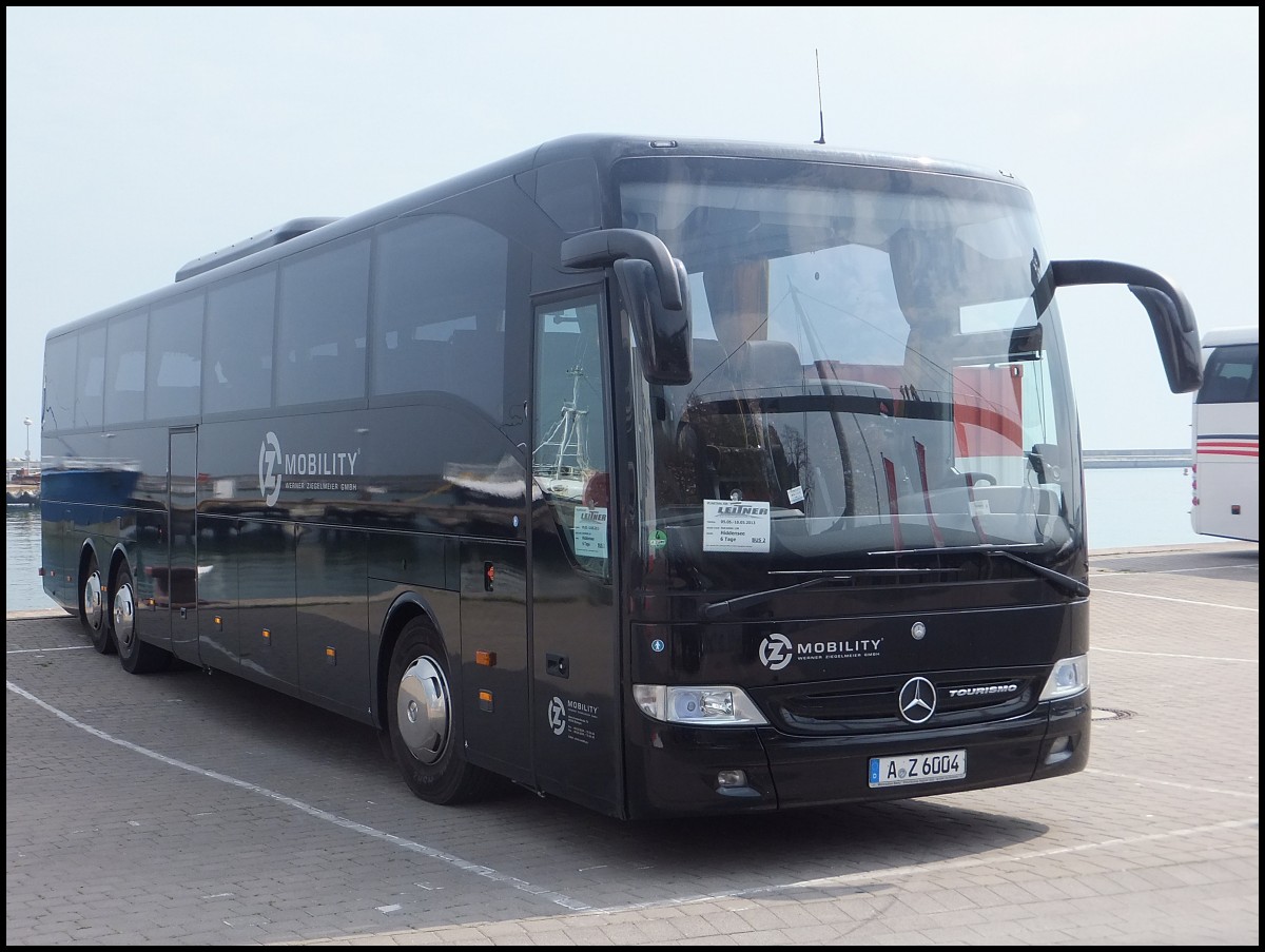 Mercedes Tourismo von Mobility aus Deutschland im Stadthafen Sassnitz.