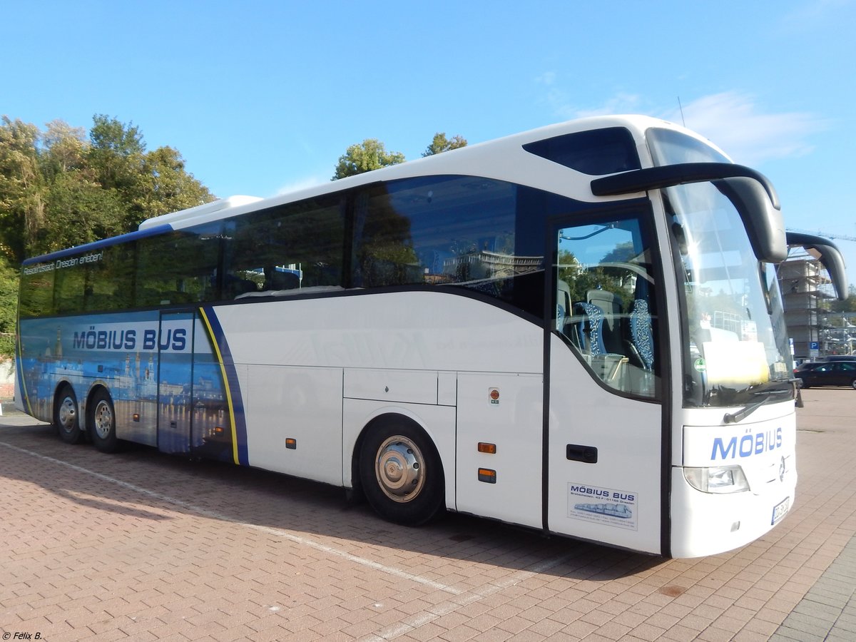 Mercedes Tourismo von Möbius Bus aus Deutschland im Stadthafen Sassnitz.