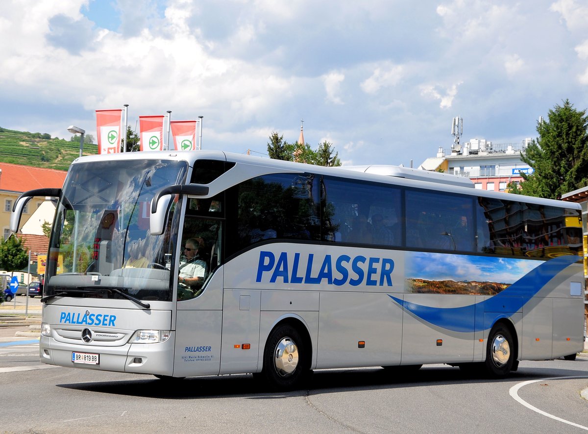 Mercedes Tourismo von Pallasser Reisen aus sterreich in Krems.