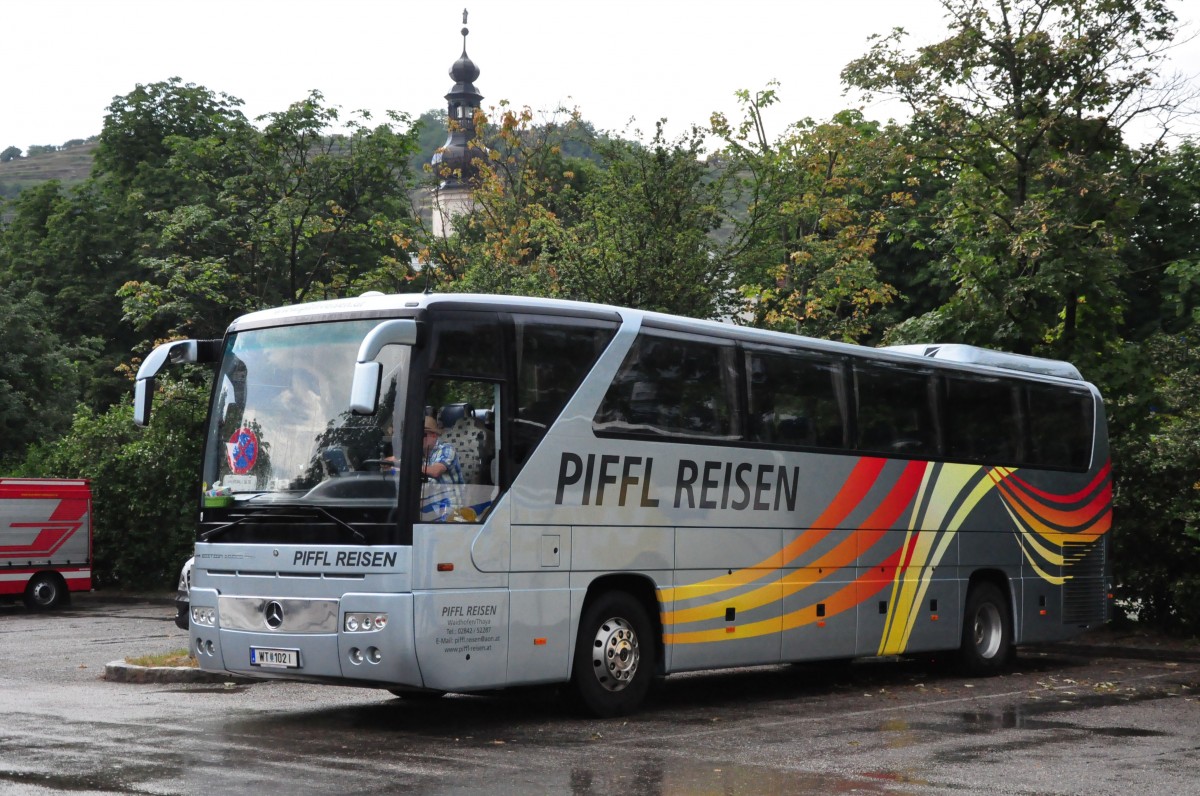 Mercedes Tourismo von Piffl Reisen aus sterreich im Juni 2015 in Krems.