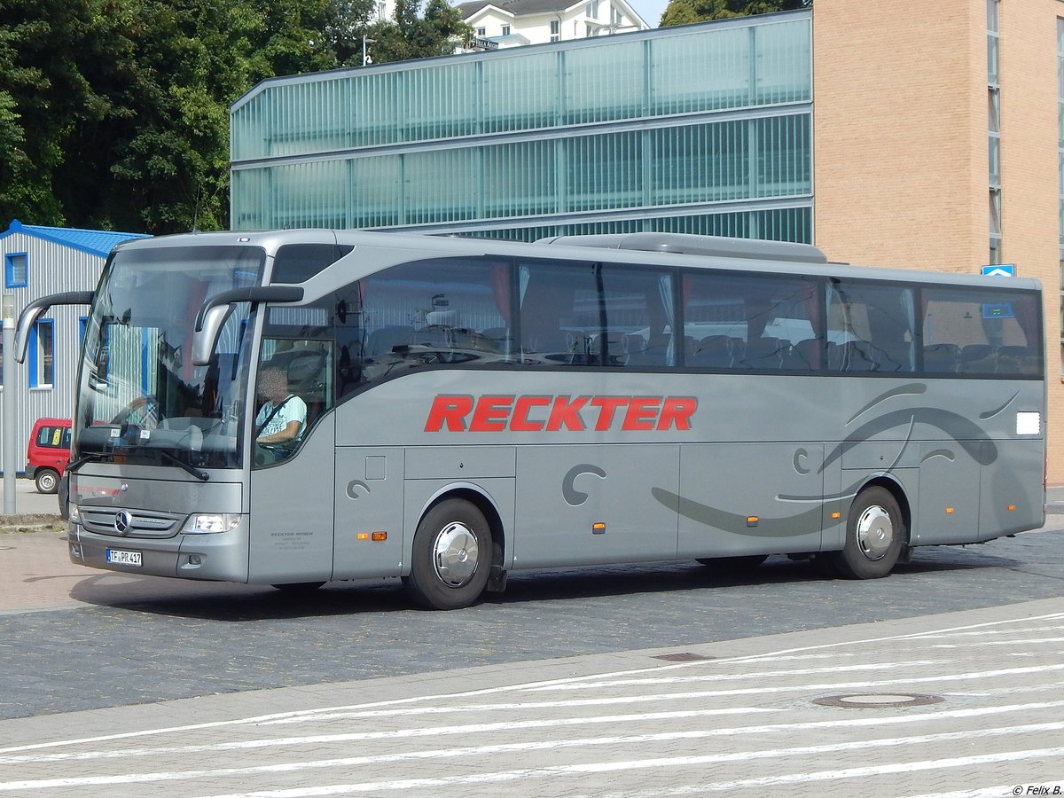Mercedes Tourismo von Reckter aus Deutschland im Stadthafen Sassnitz.
