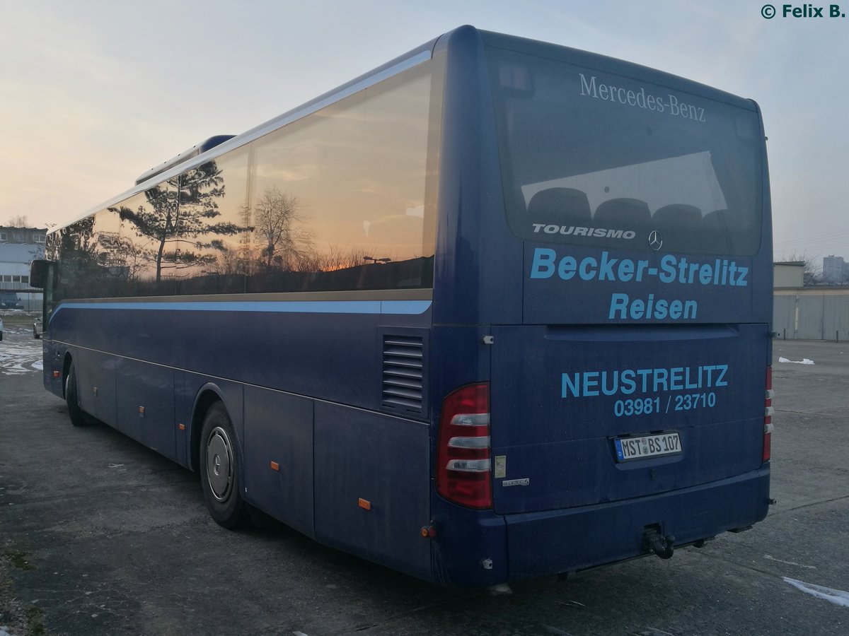 Mercedes Tourismo RH von Becker-Strelitz-Reisen aus Deutschland in Neubrandenburg.
