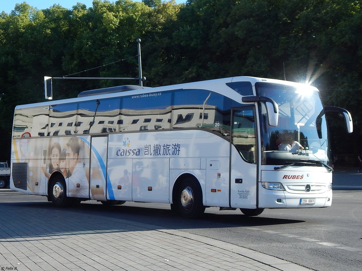 Mercedes Tourismo von Rubeš aus Tschechien in Berlin.