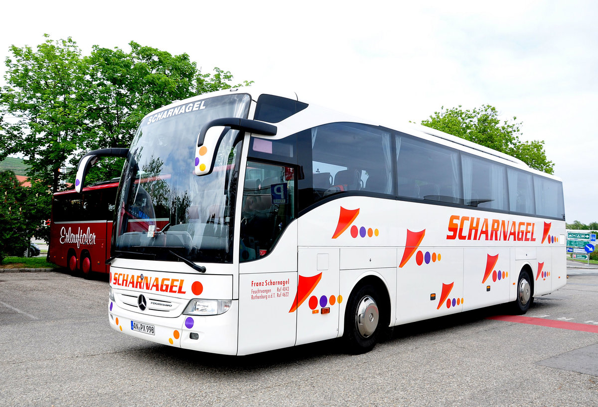 Mercedes Tourismo von Scharnagel Reisen aus der BRD in Krems gesehen.