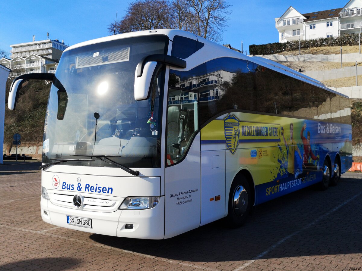 Mercedes Tourismo von SH Bus & Reisen GmbH Schwerin aus Deutschland im Stadthafen Sassnitz.