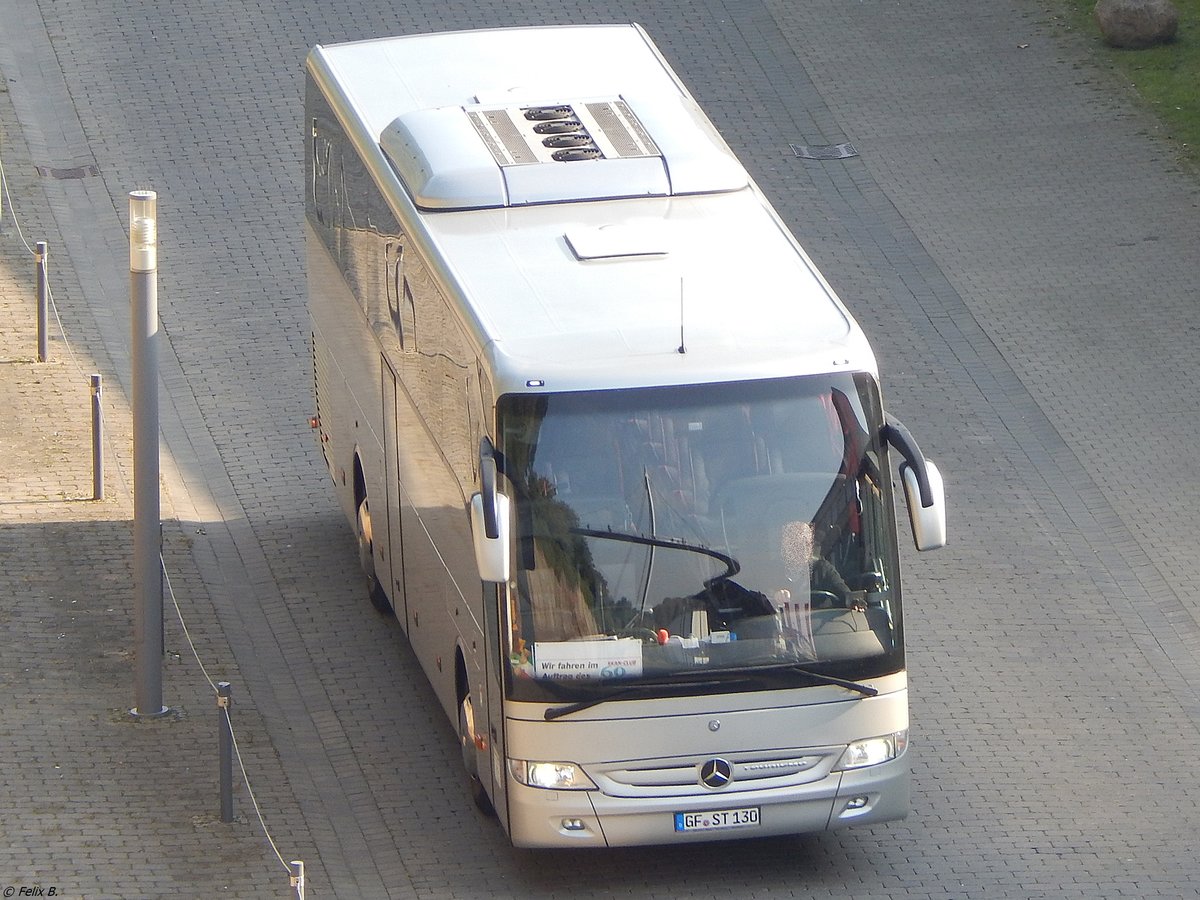 Mercedes Tourismo von Skan-Tours aus Deutschland im Stadthafen Sassnitz.