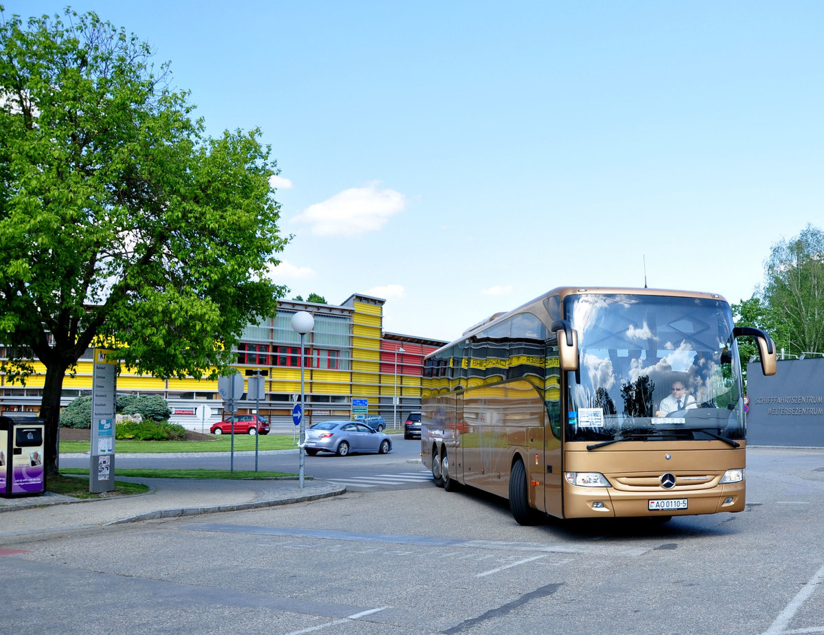 Mercedes Tourismo von Tourtrans aus Belarus in Krems unterwegs.