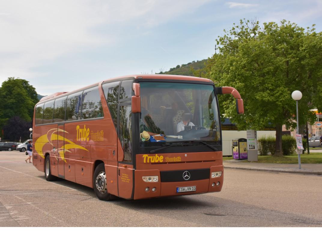 Mercedes Tourismo von der Trube Bus Touristik aus der BRD 2018 in Krems.
