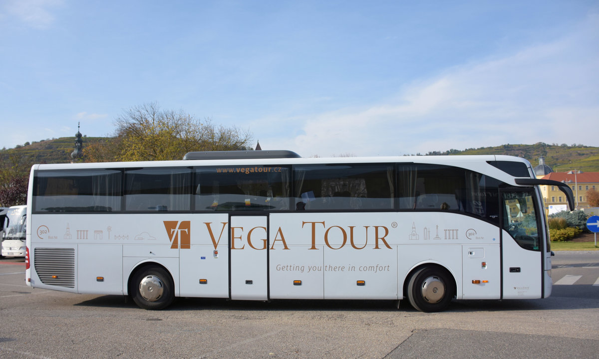 Mercedes Tourismo von VEGA TOUR aus der CZ in Krems.