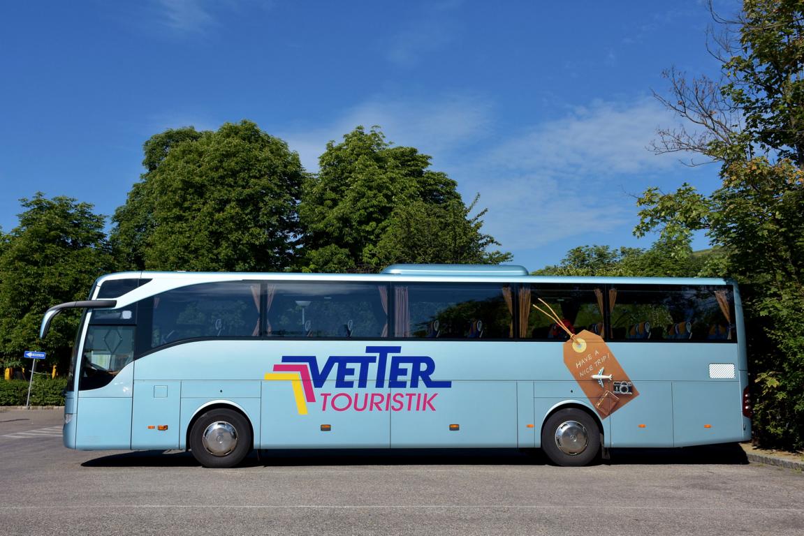 Mercedes Tourismo von Vetter Reisen aus der BRD 06/2017 in Krems.