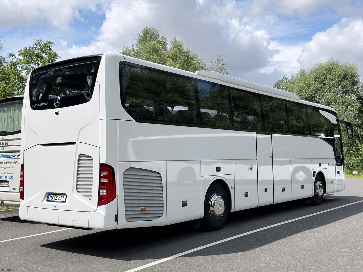 Mercedes Tourismo Vorführwagen aus Deutschland in Plau am See.