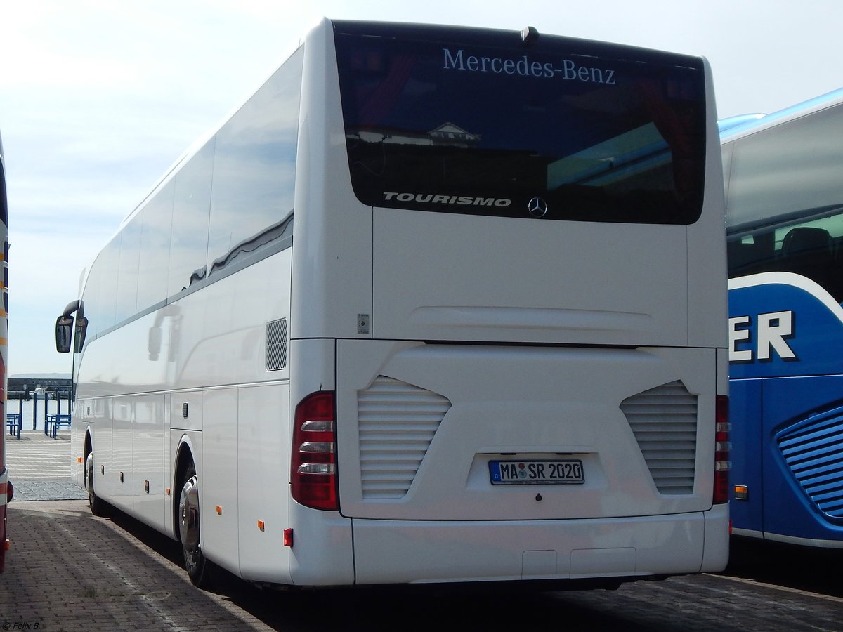Mercedes Tourismo Vorführwagen im Stadthafen Sassnitz.