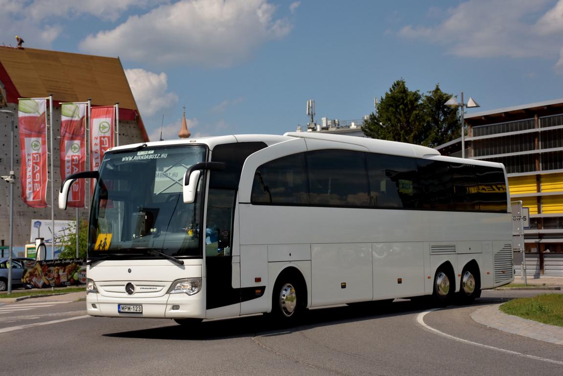 Mercedes Travego von Avandabusz aus Ungarn 2018 in Krems.