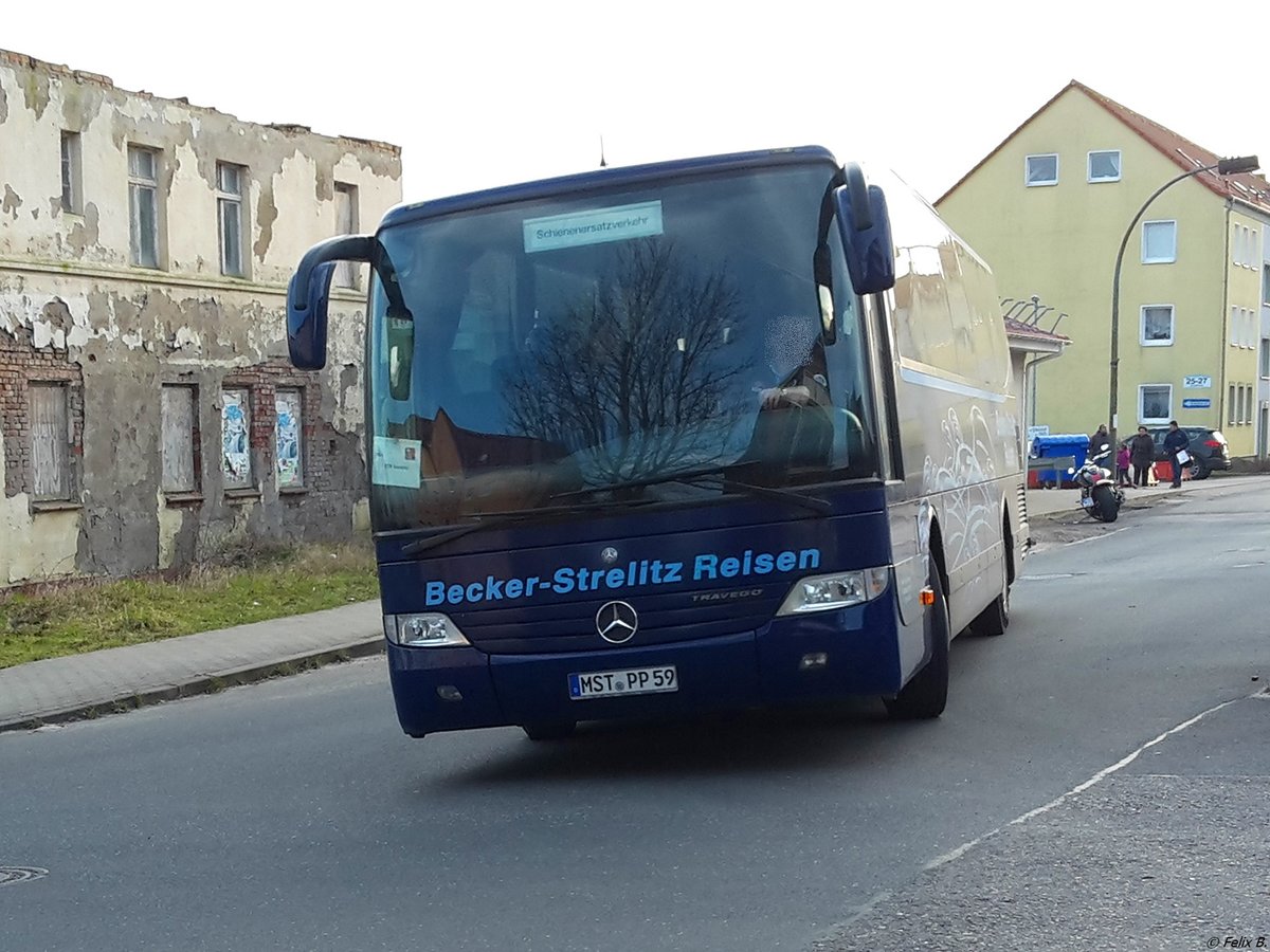 Mercedes Travego von Becker-Strelitz Reisen aus Deutschland in Sassnitz.