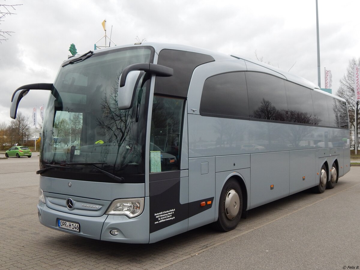 Mercedes Travego von Bustouristik & Reederei Halbeck aus Deutschland in Neubrandenburg.