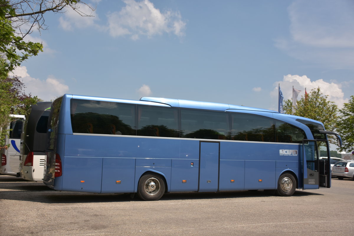 Mercedes Travego von KUTI Reisen aus Ungarn 05/2018 in Krems.