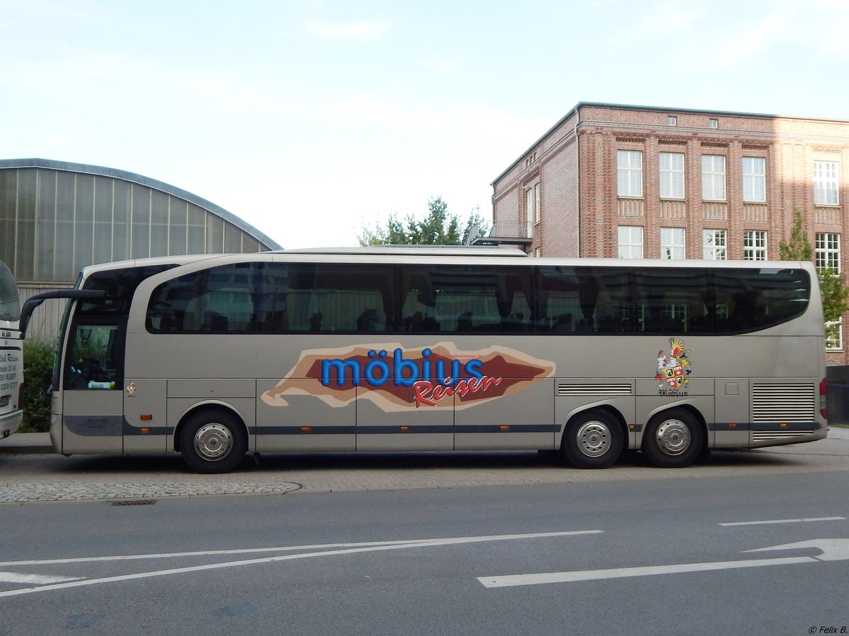 Mercedes Travego von Möbius Reisen aus Deutschland in Neubrandenburg.