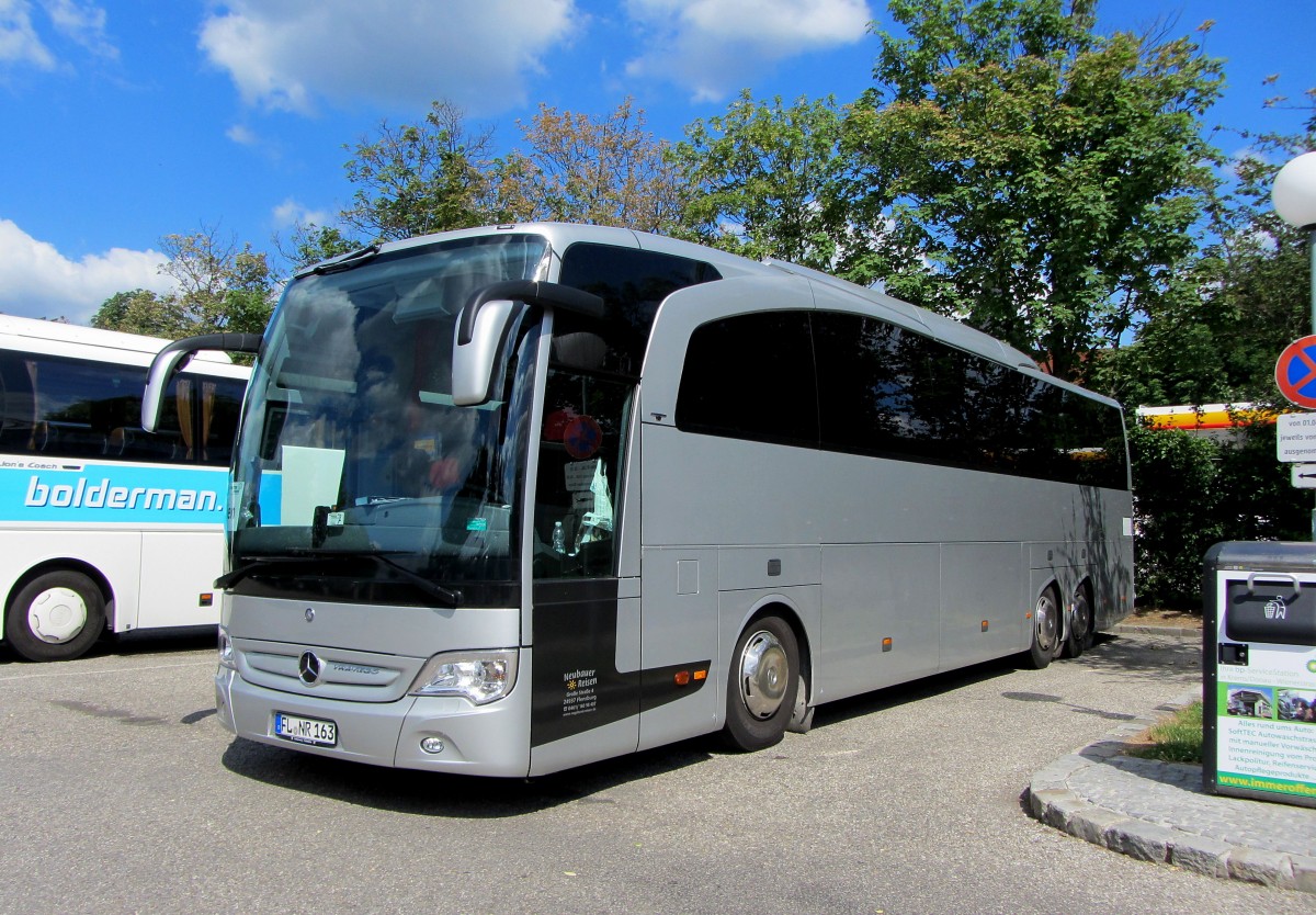 Mercedes Travego von Neubauer Reisen aus der BRD im Juni 2015 in Krems.