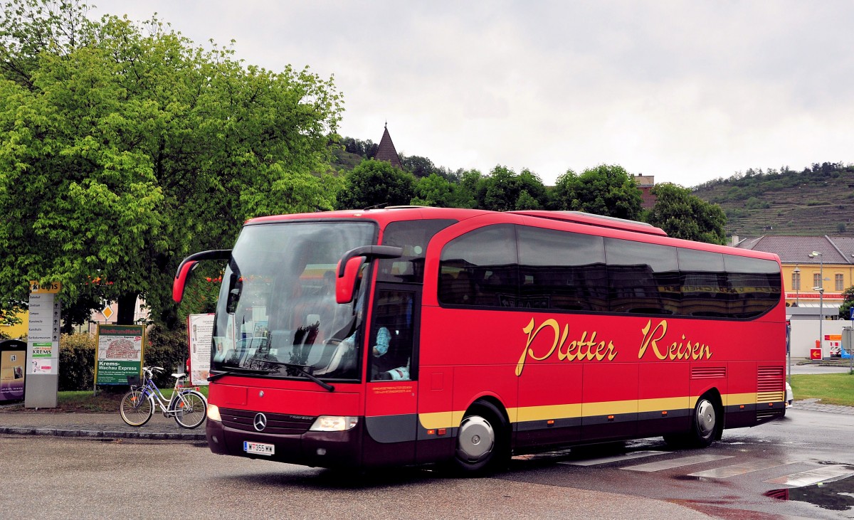 Mercedes Travego von Pletter Reisen aus Wien am 17.Mai 2014 in Krems gesehen.