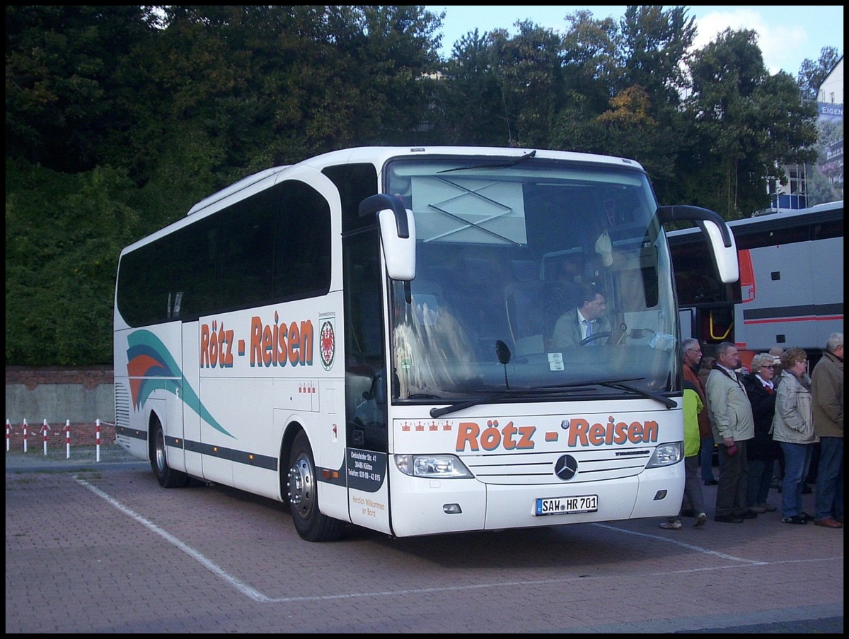 Mercedes Travego von Rtz Reisen aus Deutschland im Stadthafen Sassnitz.