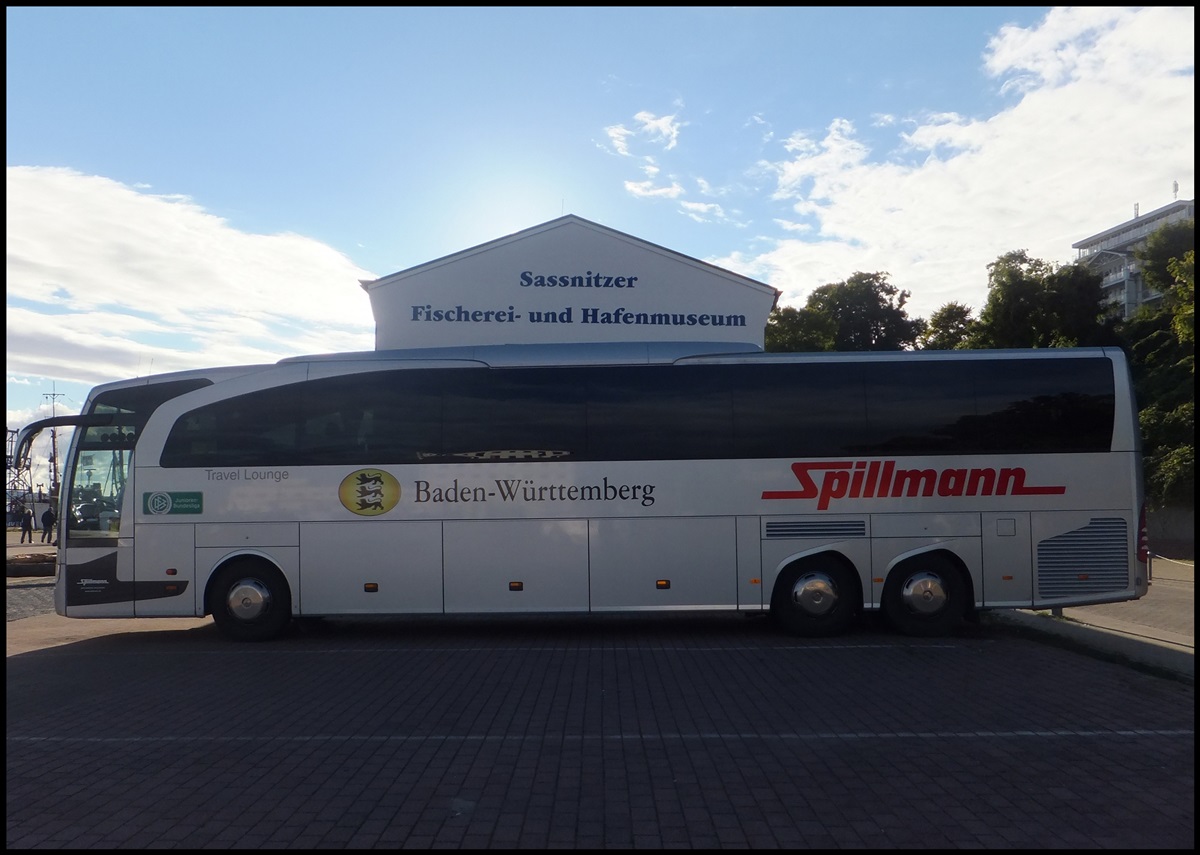 Mercedes Travego von Spillmann aus Deutschland im Stadthafen Sassnitz. 