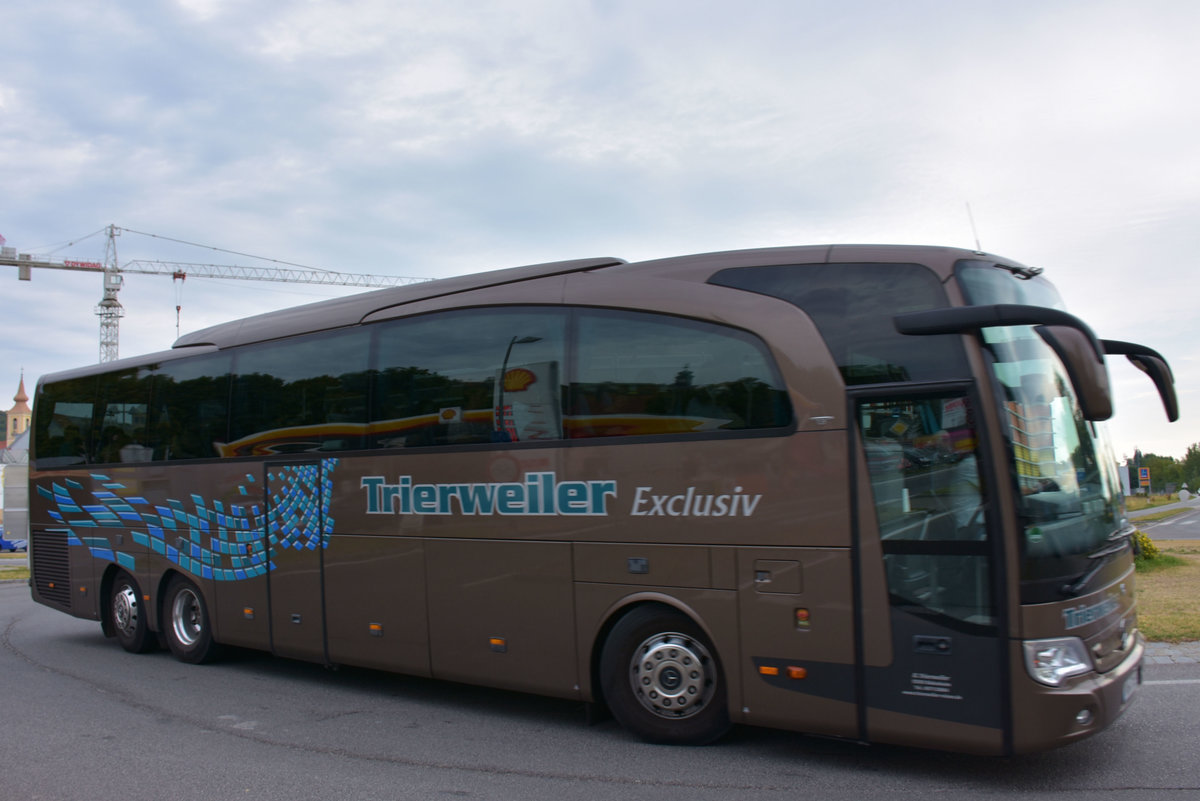 Mercedes Travego von Trierweiler Reisen aus der BRD 2017 in Krems.