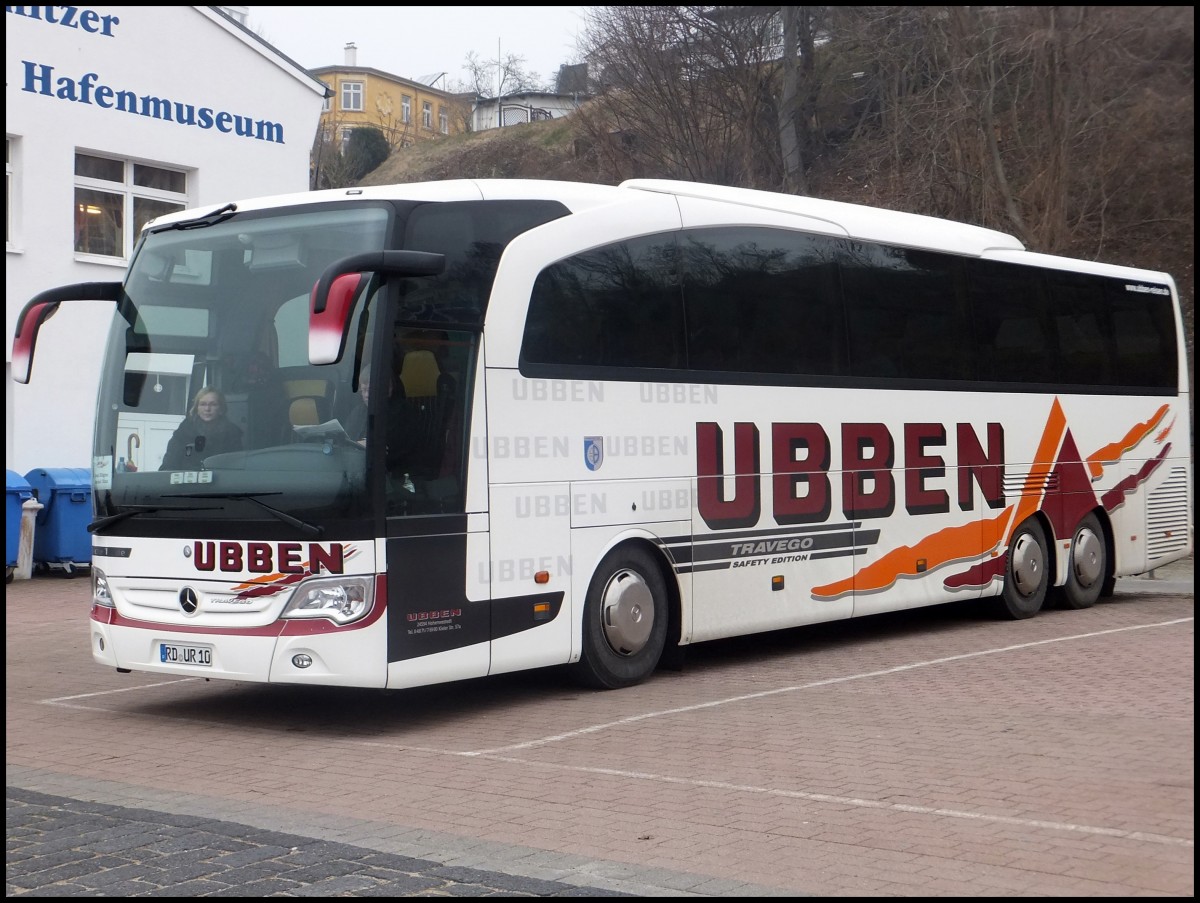 Mercedes Travego von Ubben aus Deutschland im Stadthafen Sassnitz.