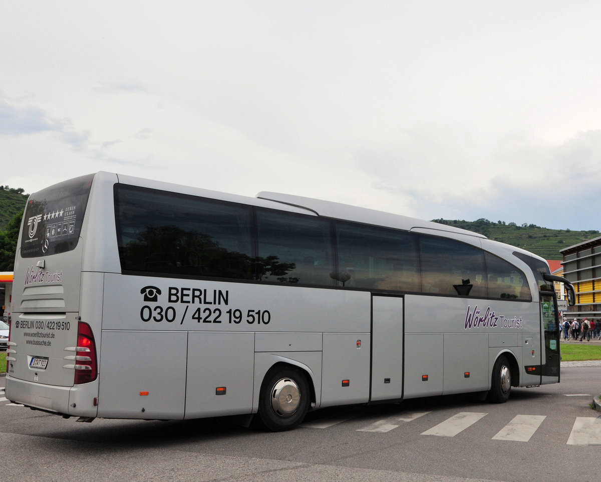 Mercedes Travego von Wrlitz Reisen aus der BRD in Krems gesehen.