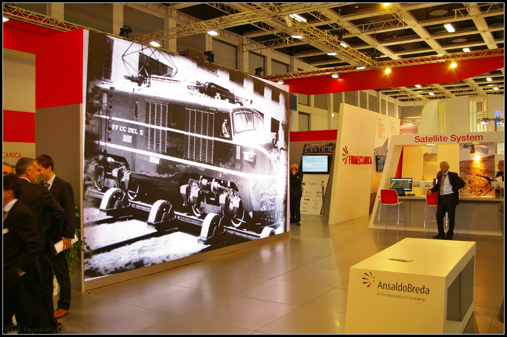 Messestand des italienischen Herstellers AnsaldoBreda S.P.A. auf der InnoTrans 2014 in Berlin. Die Produktpalette reicht von Niederflur-Straßenbahnen, Hochgeschwindigkeitszügen, Doppelstocktriebwagen, U-Bahn-Wage bis hin zu Bussen.

Webseite Hersteller (english): http://www.ansaldobreda.it/en/home
