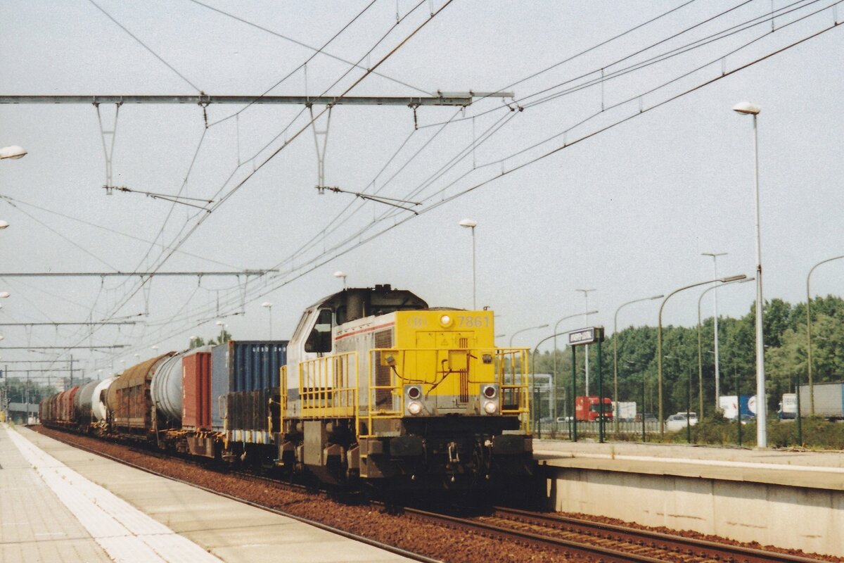 Mischguterzug mit 7861 durchfahrt am 10 Juni 2006 Antwerpen-Luchtbal.