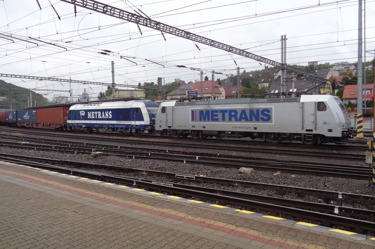 Mit ein 761er steht Metrans 386 023 am 19 September 2017 in Bratislava hl.st. und macht dort Pause.