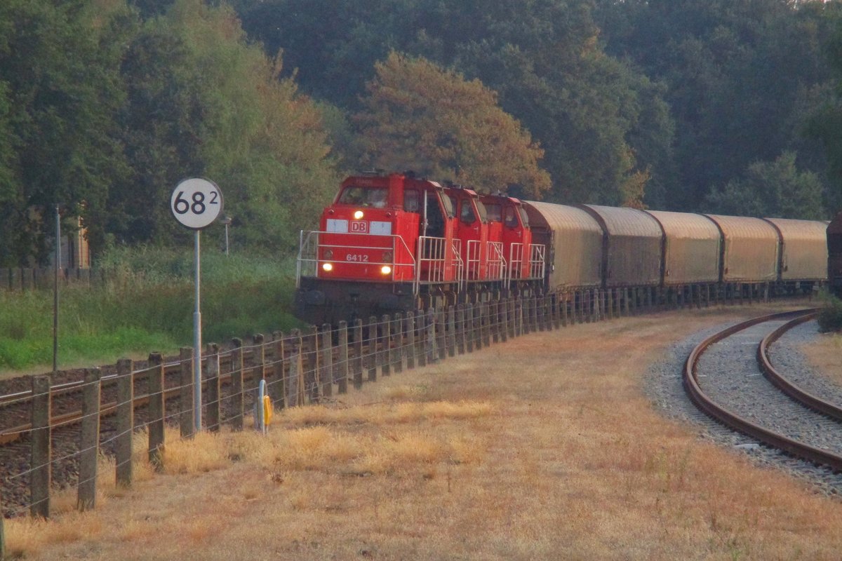 Mit ein Mischguterzug treft am 22 Augustus 2018 DBC 6412 in Venlo ein.