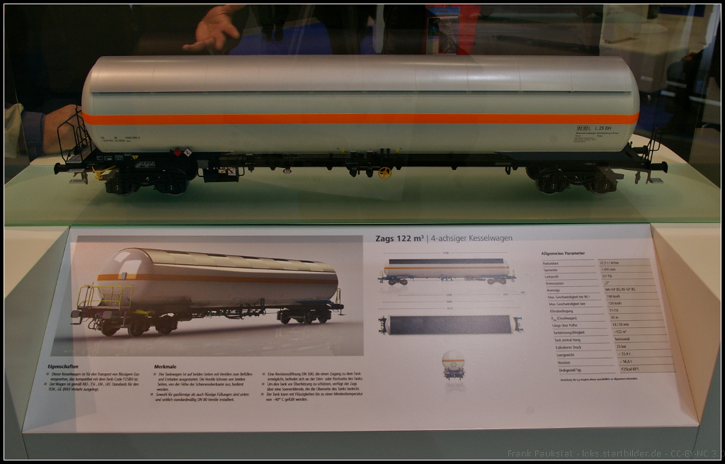 Model of Zags freight wagon.

Am Hallenstand war auch das Modell des 4-achsigen Kesselwagen der Gattung Zags ausgestellt. Zu sehen während der InnoTrans 2014 in Berlin.
