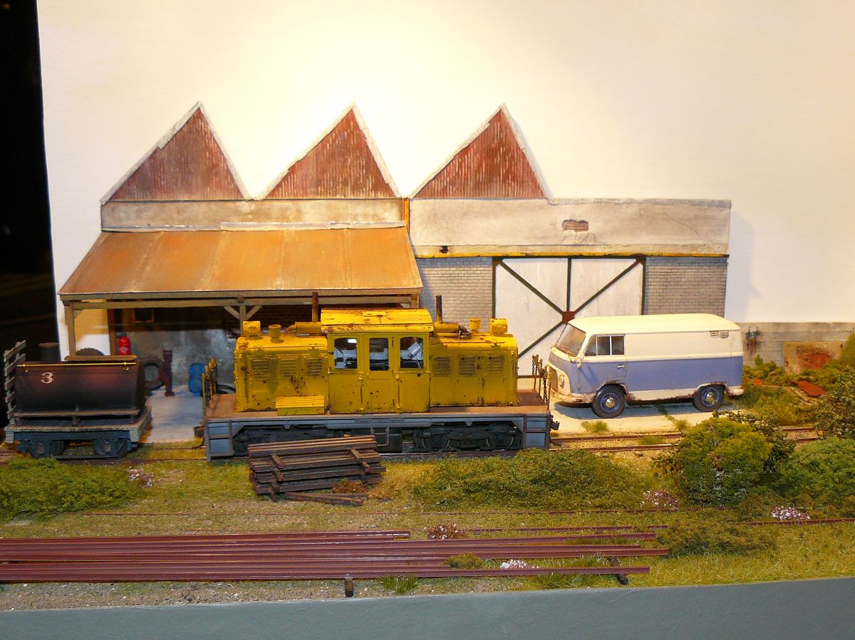 Modellbahn nach amerikanischem Vorbild. Modellbahnausstellungin  Rijswijk, Niederlande 10-12-2011.


Modelspoorbaan naar Amerikaans voorbeeld. Nederlandse modelspoordagen Rijswijk 10-12-2011.