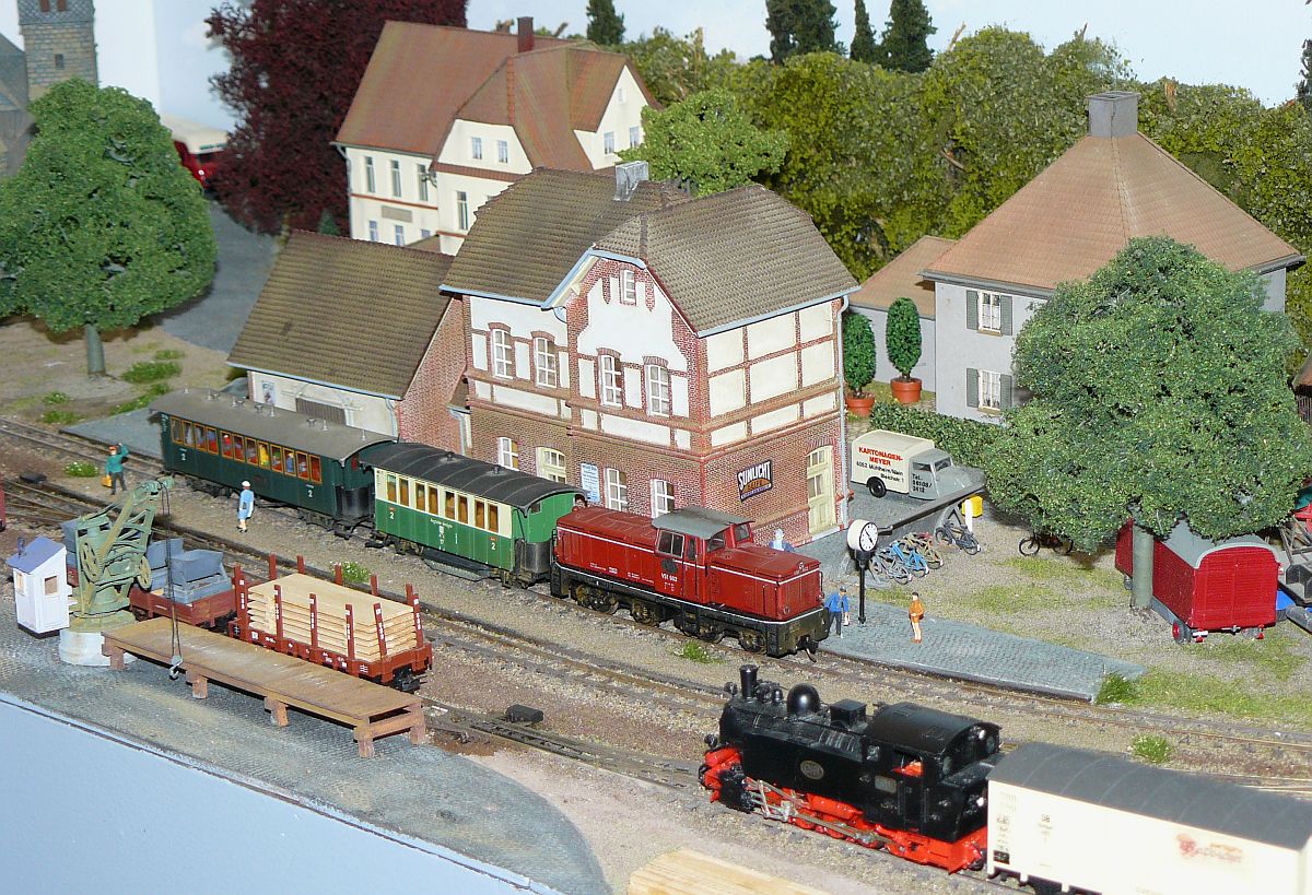 Modellbahn  Neu Birkenfeld  in H0e von MEV  Spijkspoor  Nederlandse Modelspoordagen Rijswijk, Niederlande 11-01-2014. 

Smalspoor modelbaan  Neu Birkenfeld  in schaal H0e van Model Spoorweg Club Spijkspoor. Nederlandse Modelspoordagen Rijswijk 11-01-2014. 