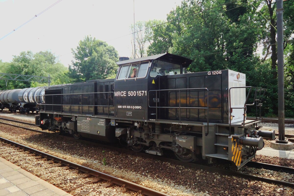 MRCE 5001571 steht am 18 Jujni 2013 in Dordrecht. 