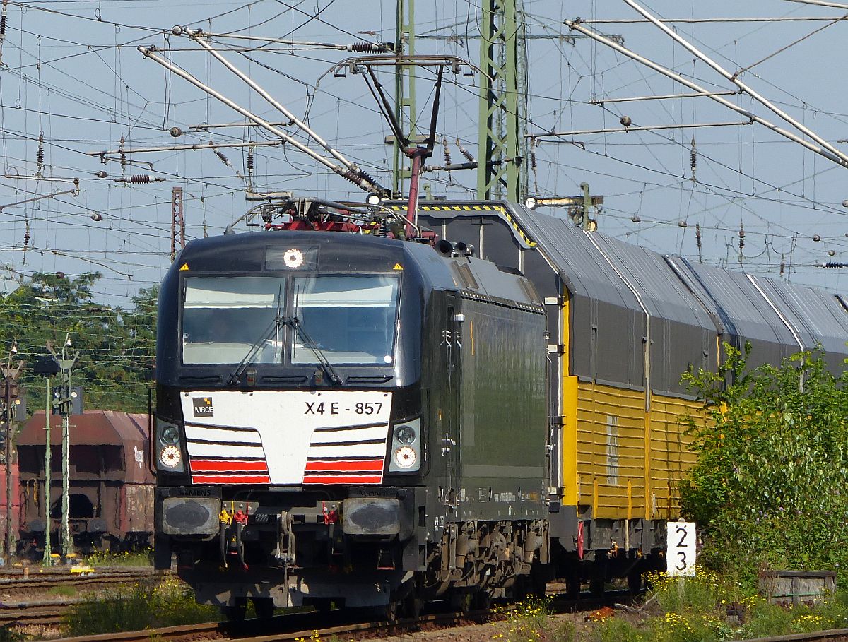 MRCE Lok X4 E-857(193 857) Siemens Vectron. Oberhausen West 11-09-2015.

MRCE loc X4 E-857(193 857) Siemens Vectron. Oberhausen West 11-09-2015.