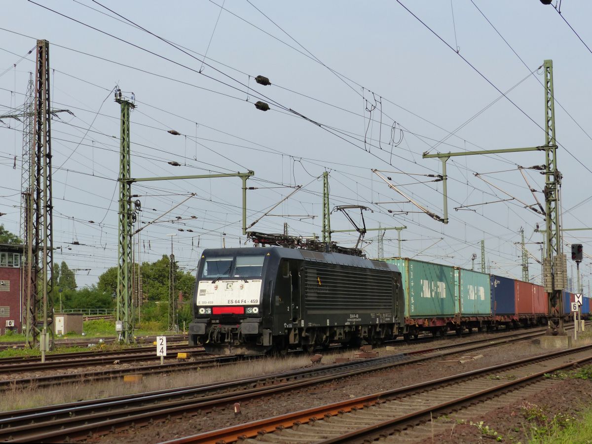 MRCE (Mitsui Rail Capital Europe) Lok E 189 459-1 Gterbahnhof Oberhausen West 22-09-2016

MRCE (Mitsui Rail Capital Europe) loc E 189 459-1 goederenstation Oberhausen West 22-09-2016.