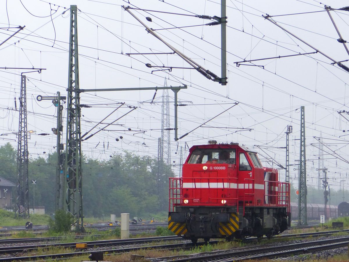 MRCE (Mitsui Rail Capital Europe) Vossloh G1000BB Diesellok 92 80 1271 022-6 D-DISPO Gterbahnhof Oberhausen West 20-05-2016.

MRCE (Mitsui Rail Capital Europe) Vossloh G1000BB dieselloc 92 80 1271 022-6 D-DISPO goederenstation Oberhausen West 20-05-2016.