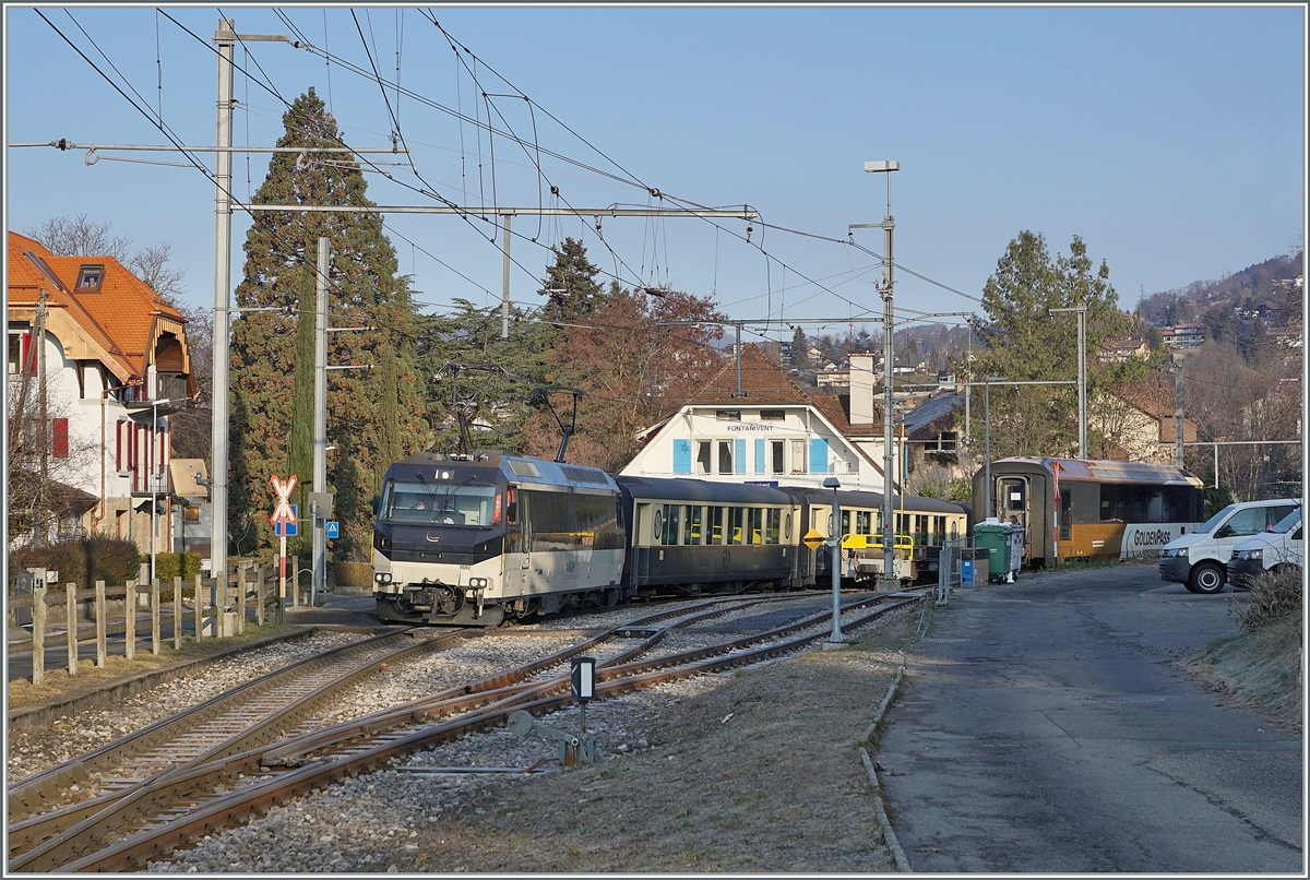 Nach der grossen Überraschung von gestern habe ich mich heute nicht verrechnet und die Ge 4/4 8002 ist noch immer im MOB Golden Pass Belle Epoque Umlauf, hier bei der Durchfahrt in Fontanivent, gerade, als sich die Sonne hervorwagte.

10. Januar 2020