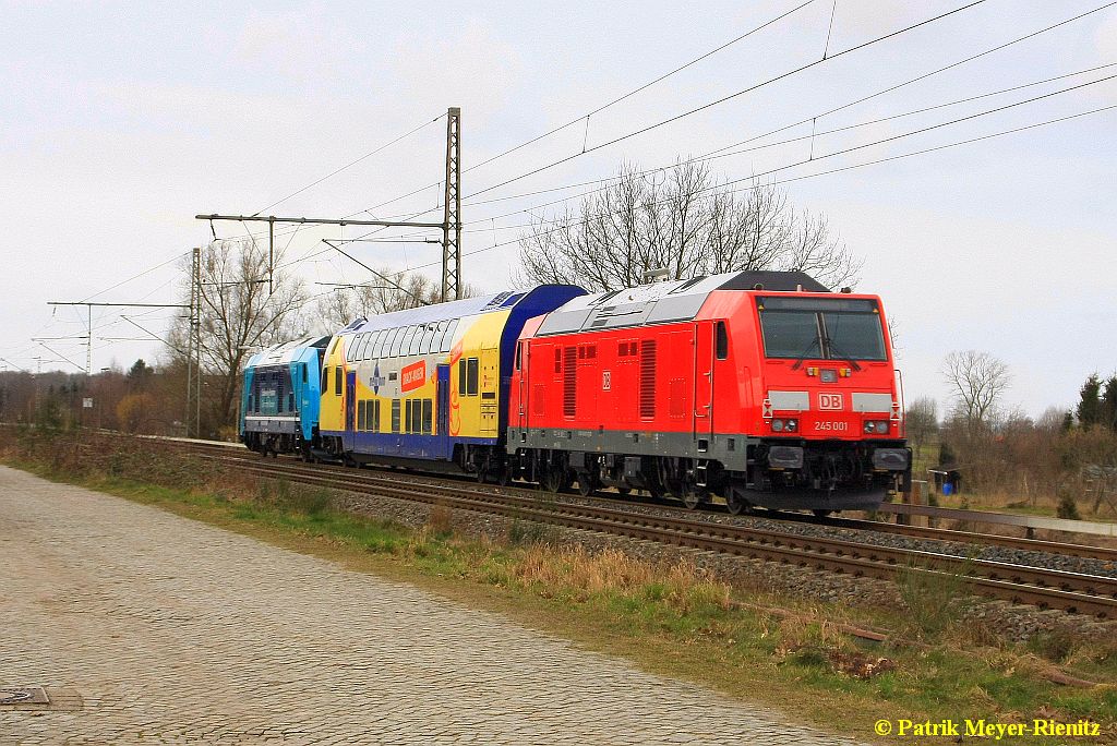 NACHSCHUSS: 
NAH.SH 245 201 + metronom-Steuerwagen + DB 245 001 am 05/03/2015
in Neukloster (Kreis Stade) auf dem Weg Richtung Stade/Bremervörde
